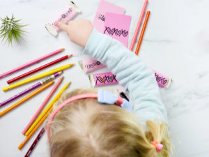 Customize your Valentine's favorite candy bar with this easy DIY tutorial and free printable candy bar covers (of all sizes) from amandaarneill.com