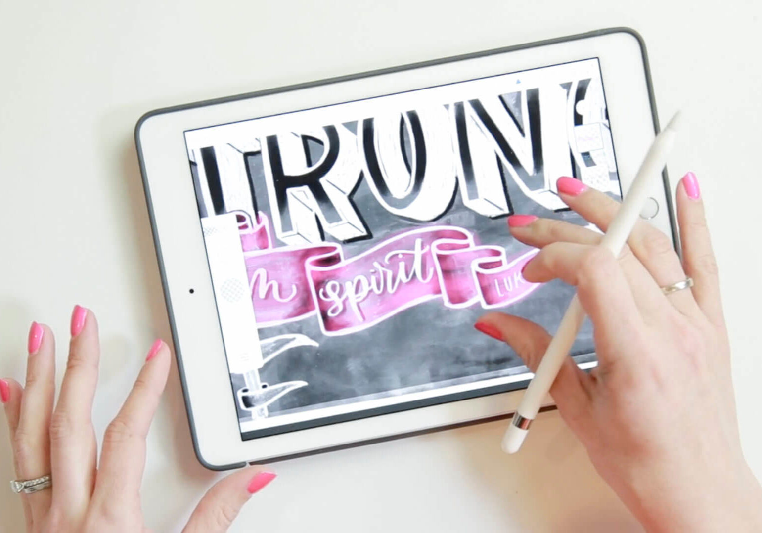 Take your lettering skills to the next level with this advanced online power course from amandaarneill.com taught by Amanda Arneill and Alisse Courter where you will learn how to successfully use and blend colors, embellish your letters and letter on different surfaces like glass, chalkboard, wood and canvas to create stunning pieces.